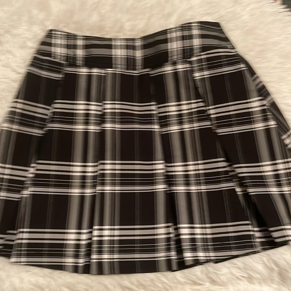 NO BOUNDARIES BLACK PLAID PLEATED SKIRT WITH PATCHES NWT JUNIORS XS - Picture 9 of 12